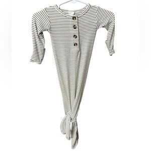 lou lou & co knotted gown size newborn -0-3 months green and white stripe ribbed